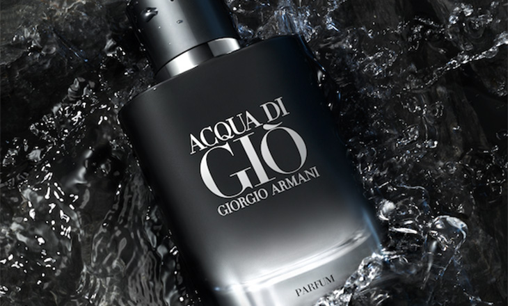 اختبر انتعاش النفحات القوية المتداخلة مع الطبيعية البحرية مع ACQUA DI GIÒ بارفان من Giorgio Armani